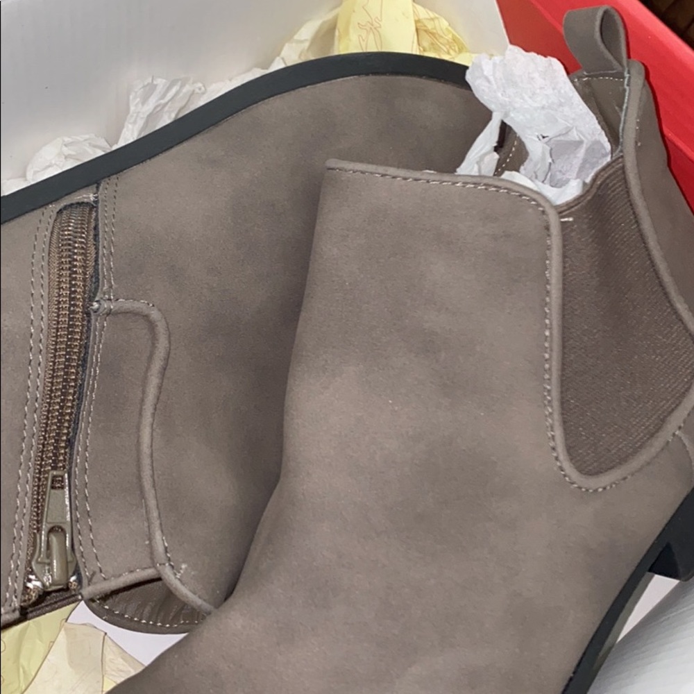 American Rag Booties - Picture 2 of 4